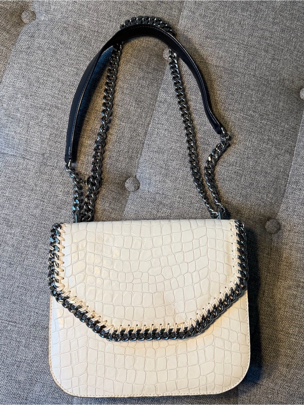 Stella McCartney White Vegan Croc-Textured Chain Shoulder Bag - Picture 4 of 11
